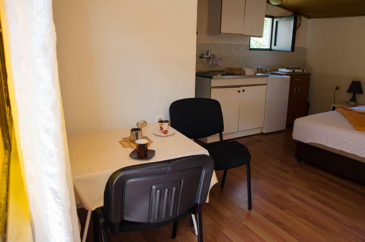 Studio-Apartman Milena Подгорица Экстерьер фото